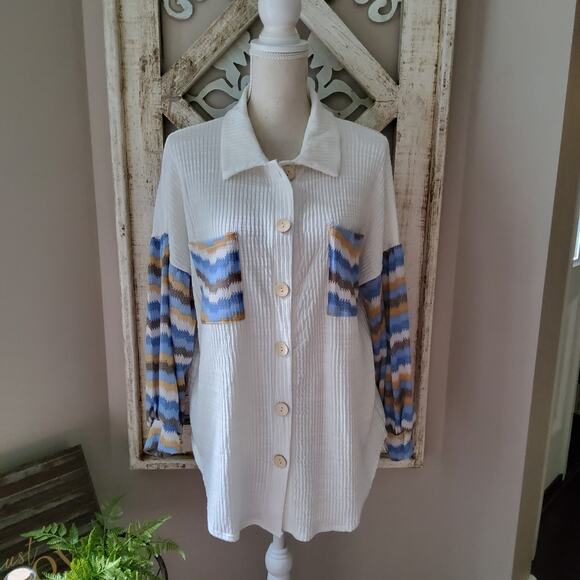 143 Story Women's Quilted Rib Textured Lightweight Wood Button Down Shirt - Picture 6 of 10